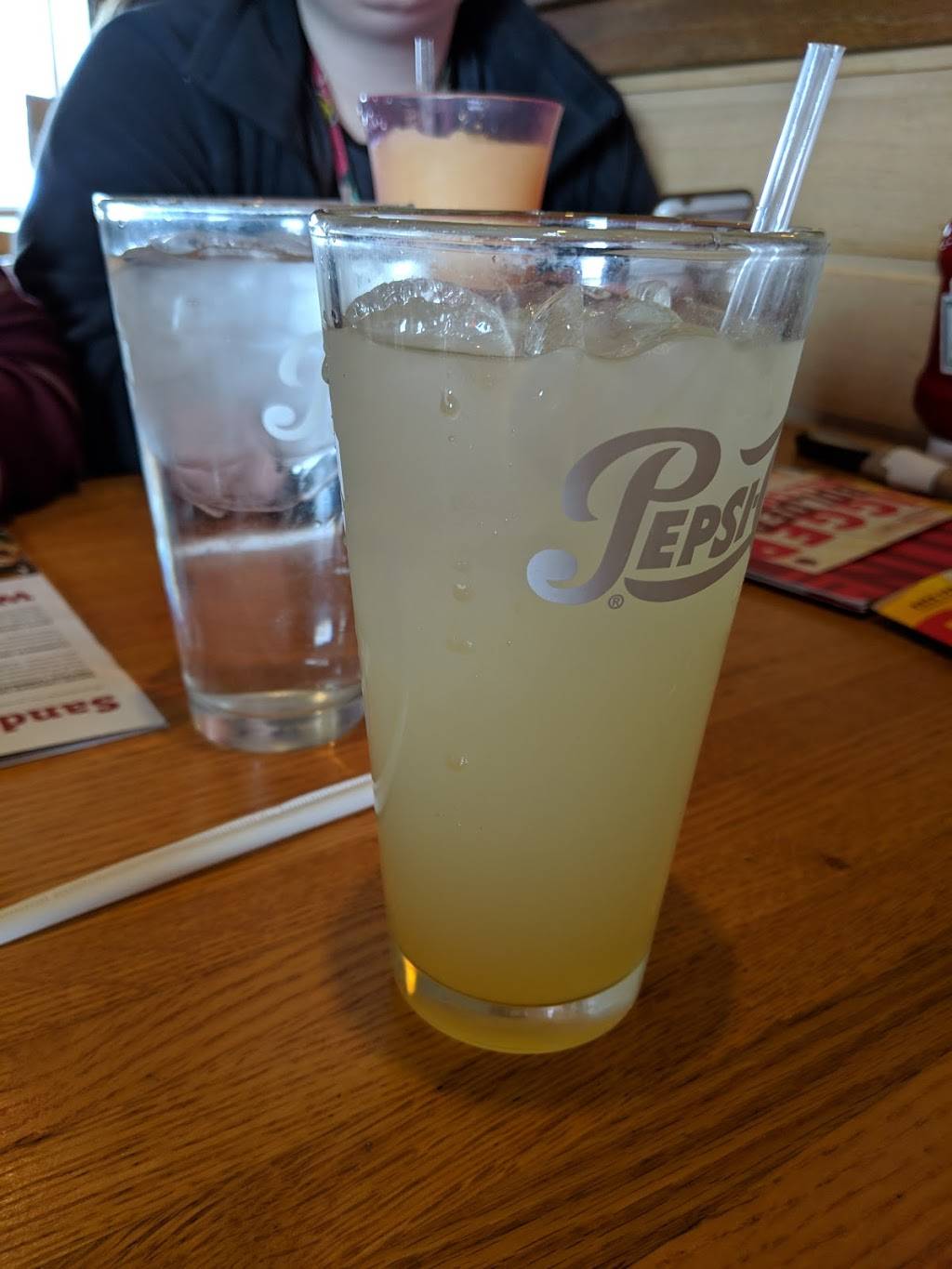 Applebees Grill + Bar | restaurant | 1721 W Morton Ave, Jacksonville, IL 62650, USA | 2172433654 OR +1 217-243-3654