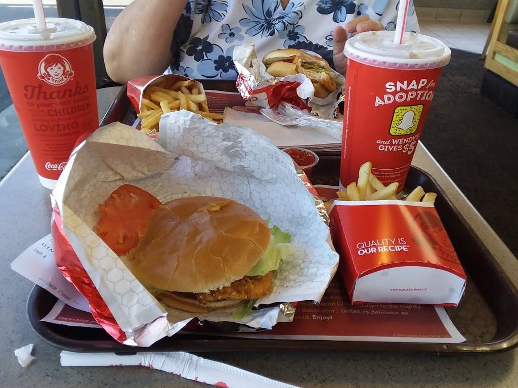 Wendys | restaurant | 2545 S Mooney Blvd, Visalia, CA 93277, USA | 5597330324 OR +1 559-733-0324