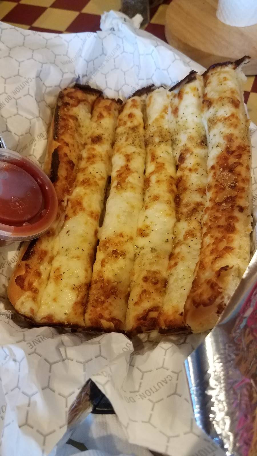 Pizza Hut | meal takeaway | 1315 Forestdale Blvd, Forestdale, AL 35214, USA | 2057987756 OR +1 205-798-7756