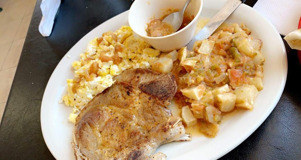 LA PATRONA CAFE | restaurant | 1502 N Zarzamora St, San Antonio, TX 78207, USA | 2105264100 OR +1 210-526-4100