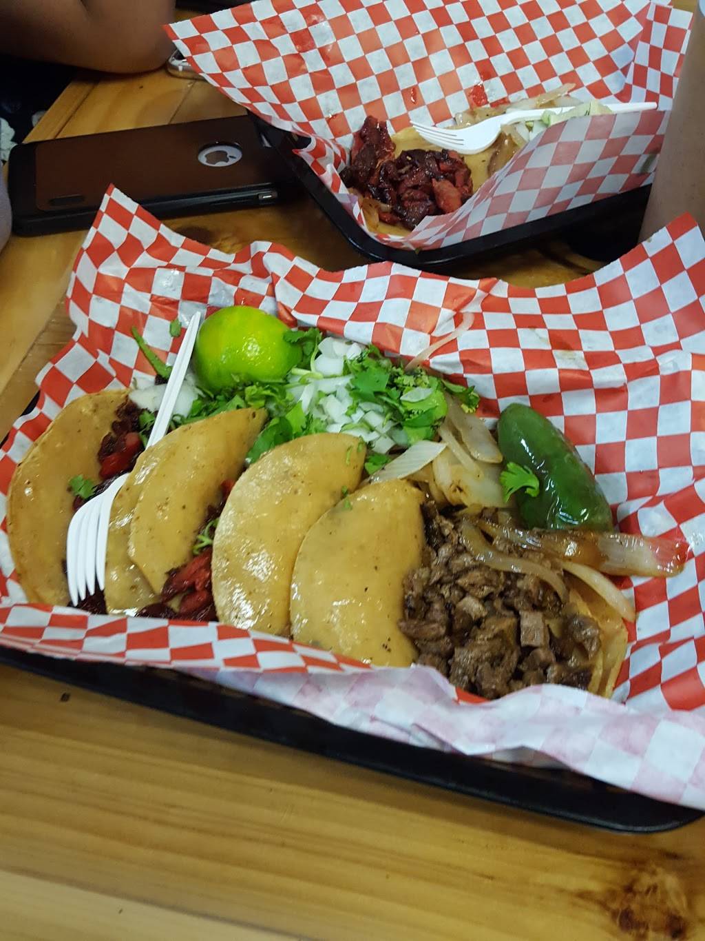 Fitos Tacos De Trompo | restaurant | 3113 W Davis St, Dallas, TX 75211, USA | 2144297458 OR +1 214-429-7458