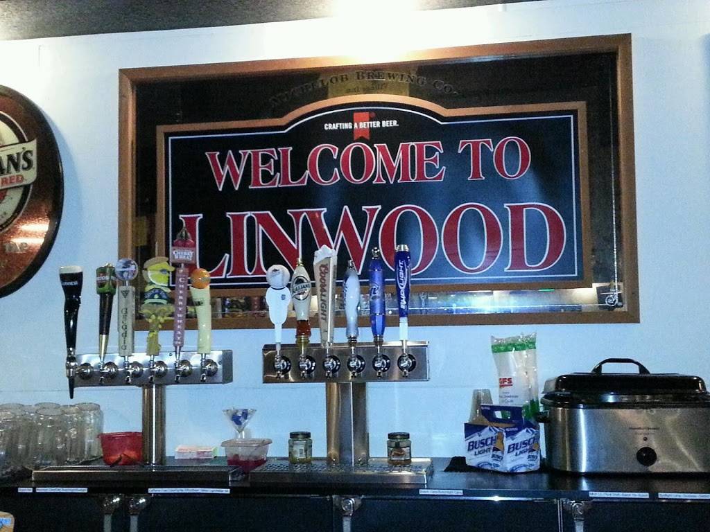 Village Inn | restaurant | 212 W Center St, Linwood, MI 48634, USA | 9896975261 OR +1 989-697-5261