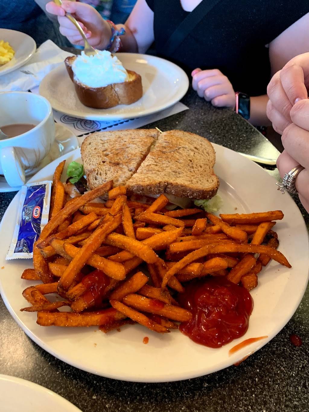 Thumbs Up Diner | restaurant | 1140 Alpharetta Street # 1A # 1A, Roswell, GA 30075, USA | 7706428980 OR +1 770-642-8980