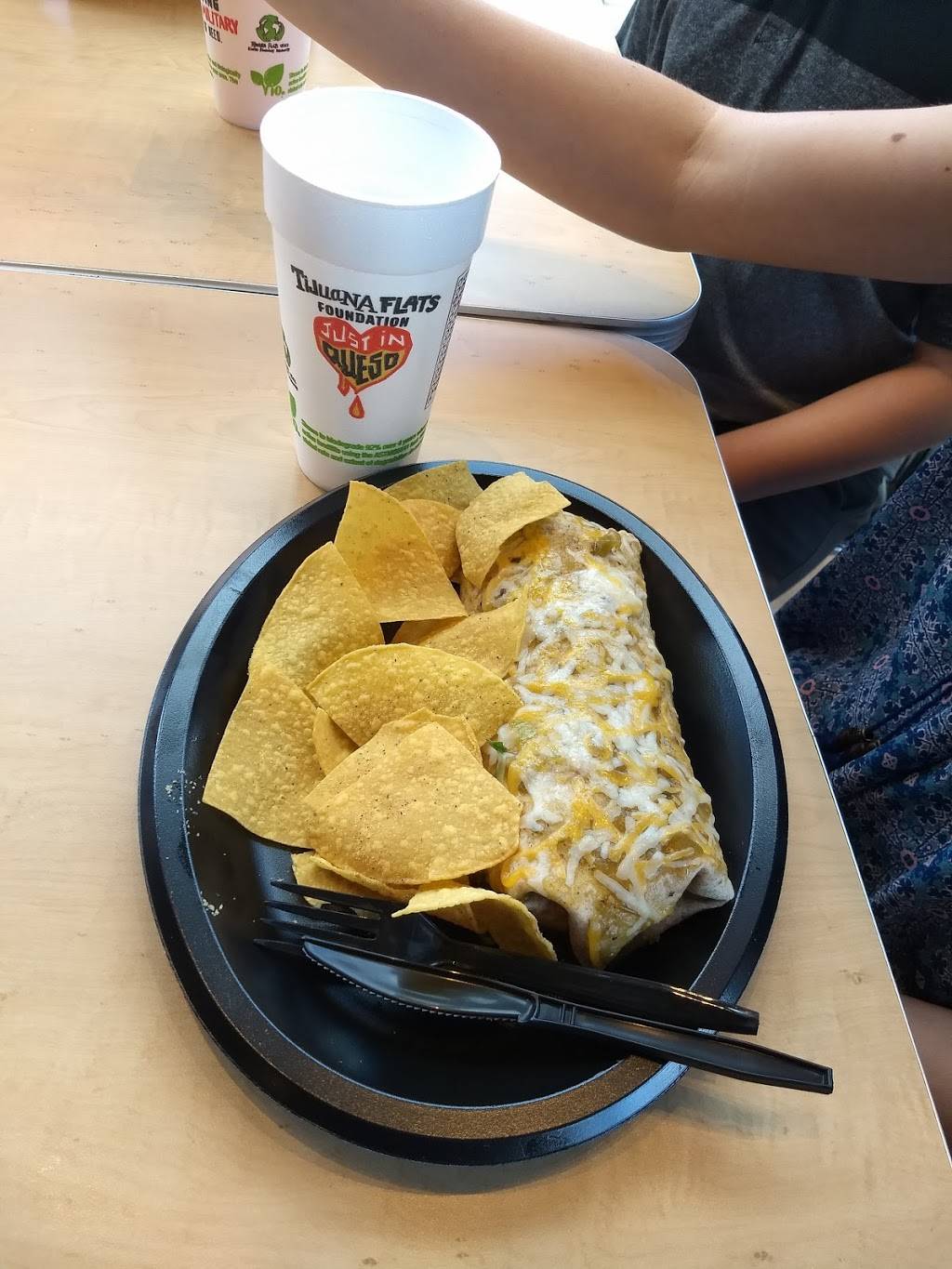 Tijuana Flats | restaurant | In Crest Pointe Towne Center, 2050 Bloomingdale Ave, Valrico, FL 33596, USA | 8133242009 OR +1 813-324-2009