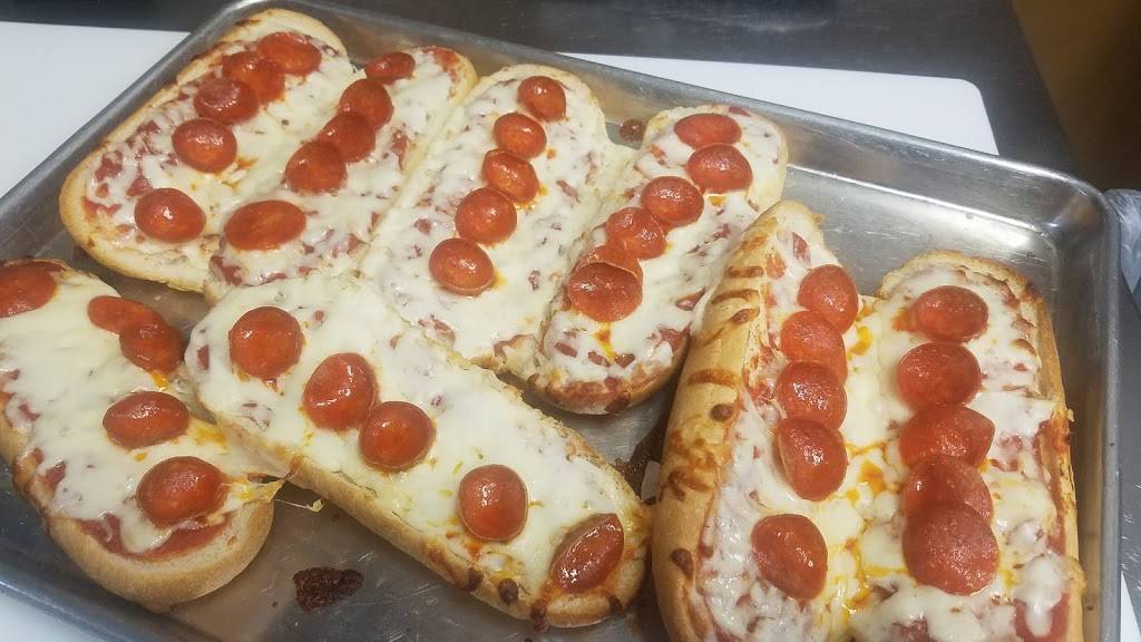 Doughy Paws Pizzeria | restaurant | 7232 Portage St NW, Massillon, OH 44646, USA | 3308800999 OR +1 330-880-0999