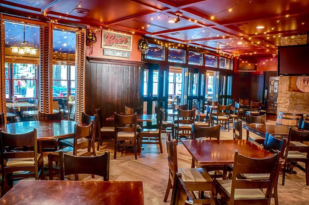 Jake Melnicks Corner Tap | restaurant | 41 E Superior St, Chicago, IL 60611, USA | 3122660400 OR +1 312-266-0400