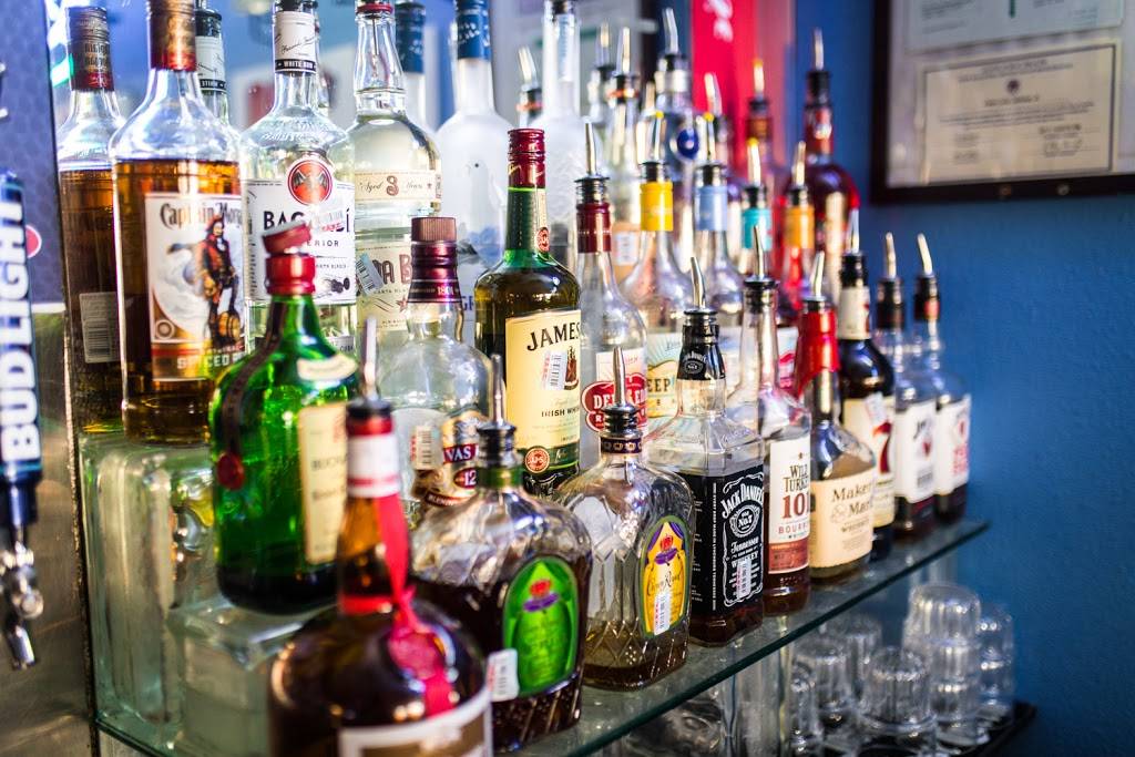 Las Lomas Tex-Mex Cantina | restaurant | 730 W Stassney Ln #130, Austin, TX 78745, USA | 5124289425 OR +1 512-428-9425