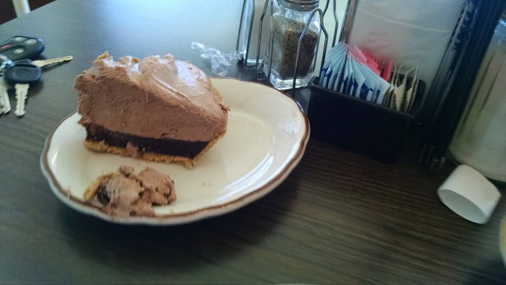 Farmers Walnut Street Diner | restaurant | 319 Walnut St, Atlantic, IA 50022, USA | 7122508336 OR +1 712-250-8336