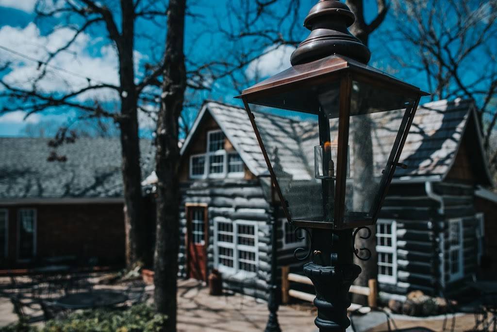 Freds Hickory Inn | restaurant | 1502 N Walton Blvd, Bentonville, AR 72712, USA | 4792733303 OR +1 479-273-3303