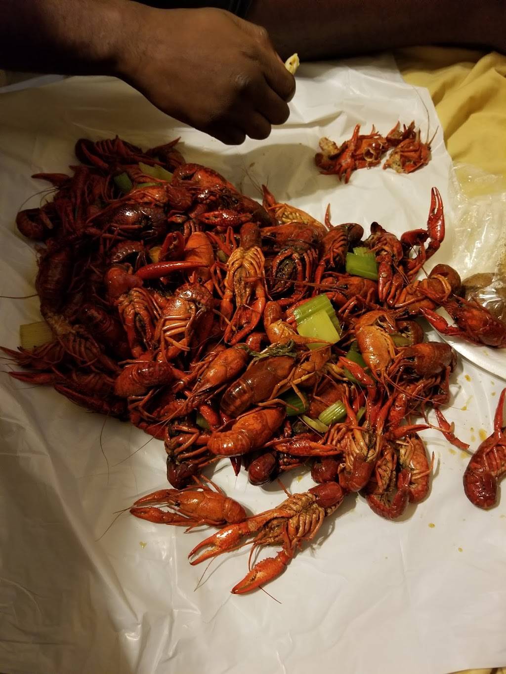 Louisiana Pride Seafood | restaurant | 4418 Downman Rd, New Orleans, LA 70126, USA | 5042487522 OR +1 504-248-7522