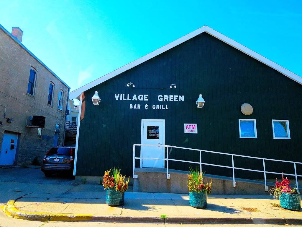 The Village Green Bar & Grill | restaurant | 7508 Hubbard Ave, Middleton, WI 53562, USA | 6088319962 OR +1 608-831-9962