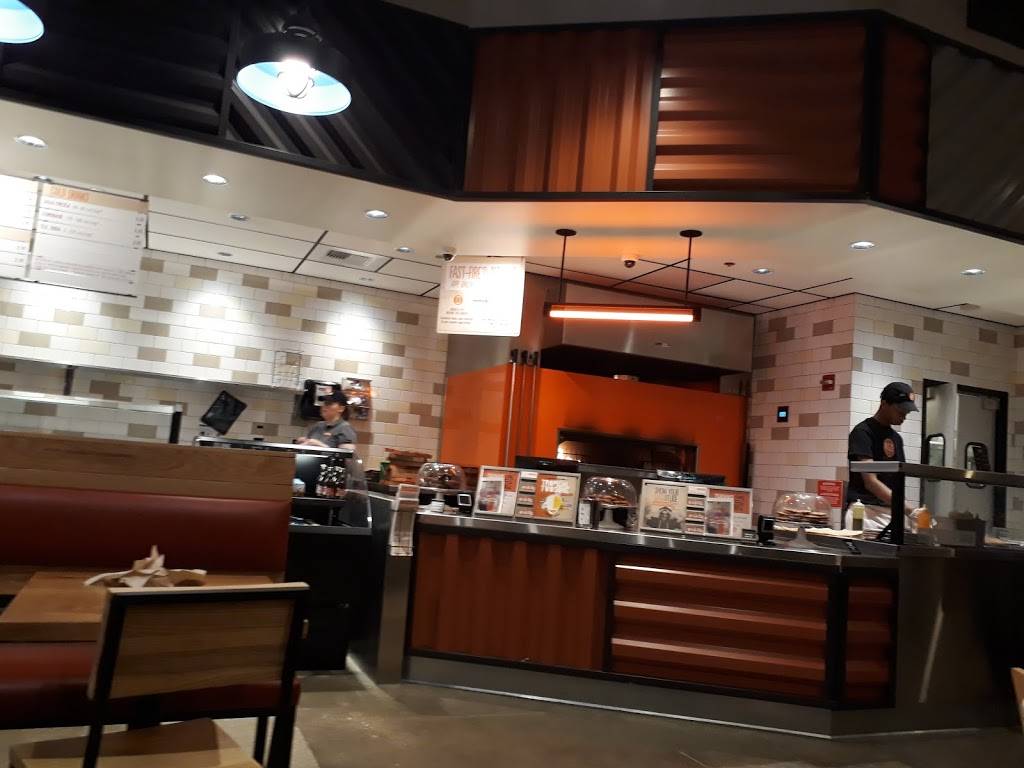 Blaze Pizza | restaurant | 511 S State St, Chicago, IL 60605, USA | 3126839092 OR +1 312-683-9092