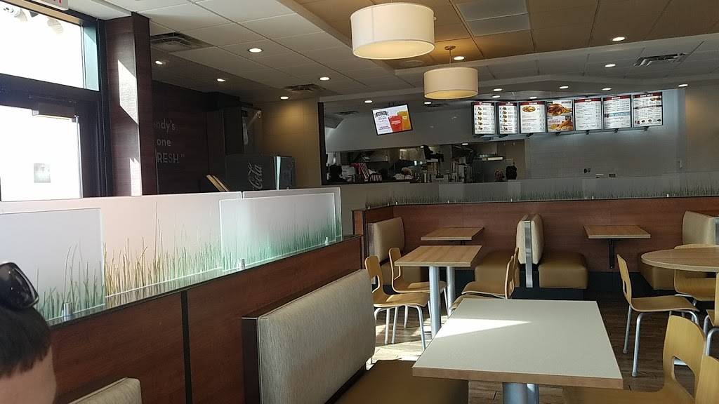 Wendys | restaurant | 9510 Applecross Rd, Jacksonville, FL 32222, USA | 9042652596 OR +1 904-265-2596