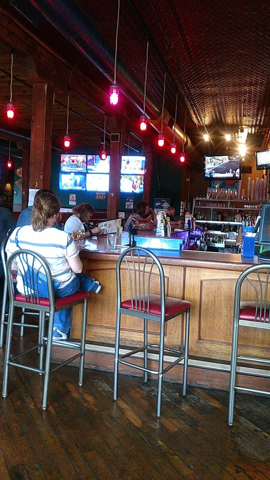 Nuthouse Sports Grill | restaurant | 420 E Michigan Ave, Lansing, MI 48933, USA | 5174846887 OR +1 517-484-6887