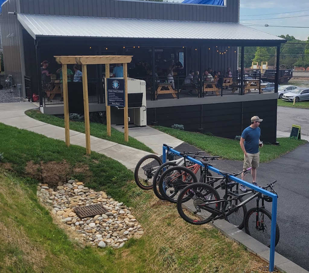 Crankys Pump N Pints | restaurant | 640 E Maple St, Johnson City, TN 37601, USA | 4232023183 OR +1 423-202-3183