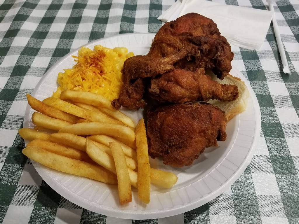 Guss World Famous Fried Chicken | restaurant | 2943 N Germantown Pkwy, Bartlett, TN 38133, USA | 9013739111 OR +1 901-373-9111