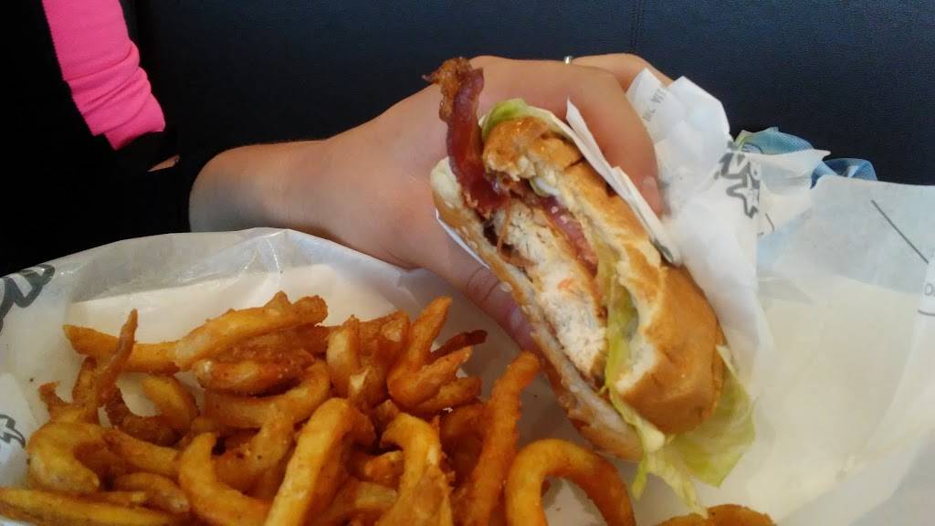 Hardees | restaurant | 600 S Adams St, Fulton, MS 38843, USA | 6628627002 OR +1 662-862-7002