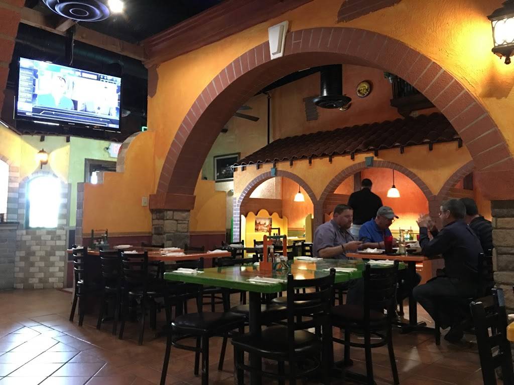 El Tapatio | cafe | 300 I-35, Gainesville, TX 76240, USA | 9406122230 OR +1 940-612-2230