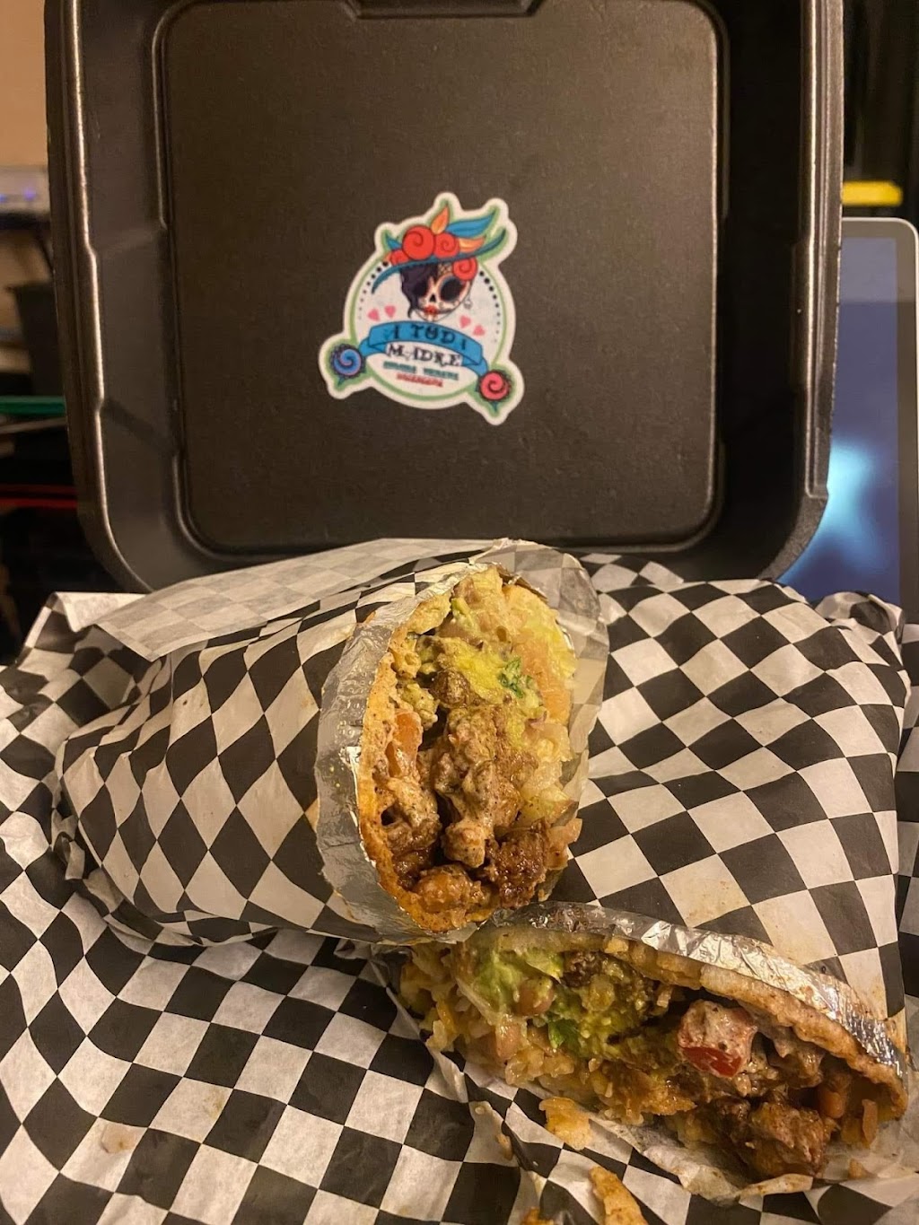 A toda madre comida urbana mexicana | meal takeaway | 8200 Preston Hwy, Louisville, KY 40219, USA | 5024452348 OR +1 502-445-2348