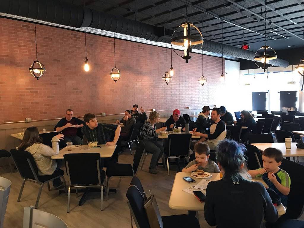 Dizs Cafe | restaurant | 860 Elm St, Manchester, NH 03101, USA | 6036062532 OR +1 603-606-2532