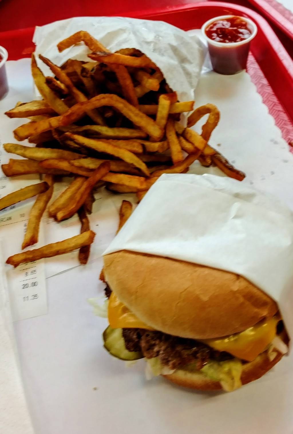 Suzie Burger | restaurant | 2820 P St, Sacramento, CA 95816, USA | 9164553500 OR +1 916-455-3500