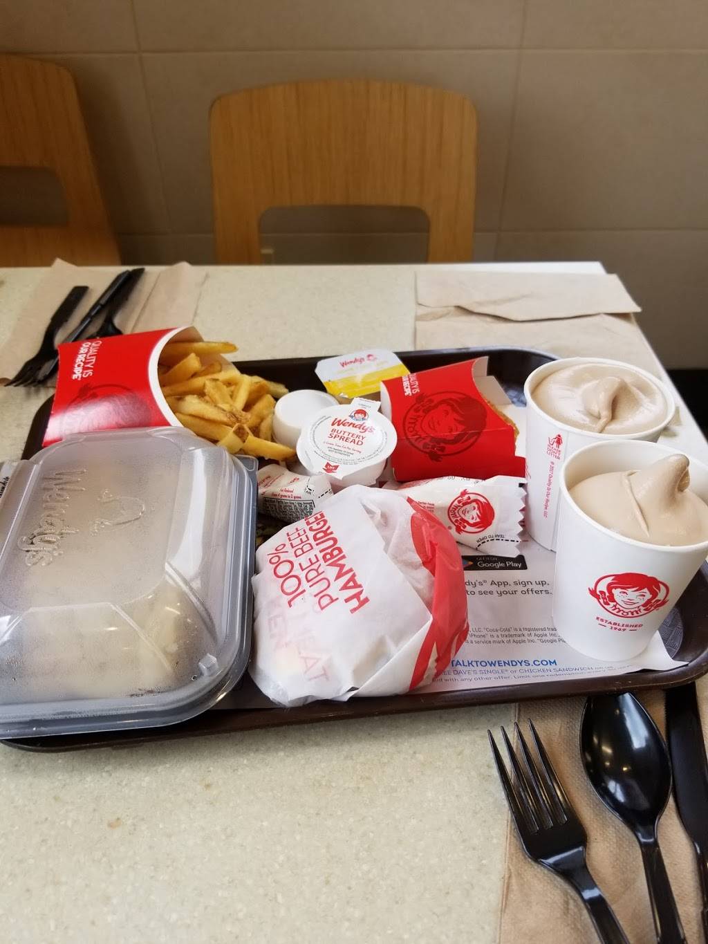 Wendys | restaurant | 39 Days Inn Dr, Kuttawa, KY 42055, USA | 2703880373 OR +1 270-388-0373