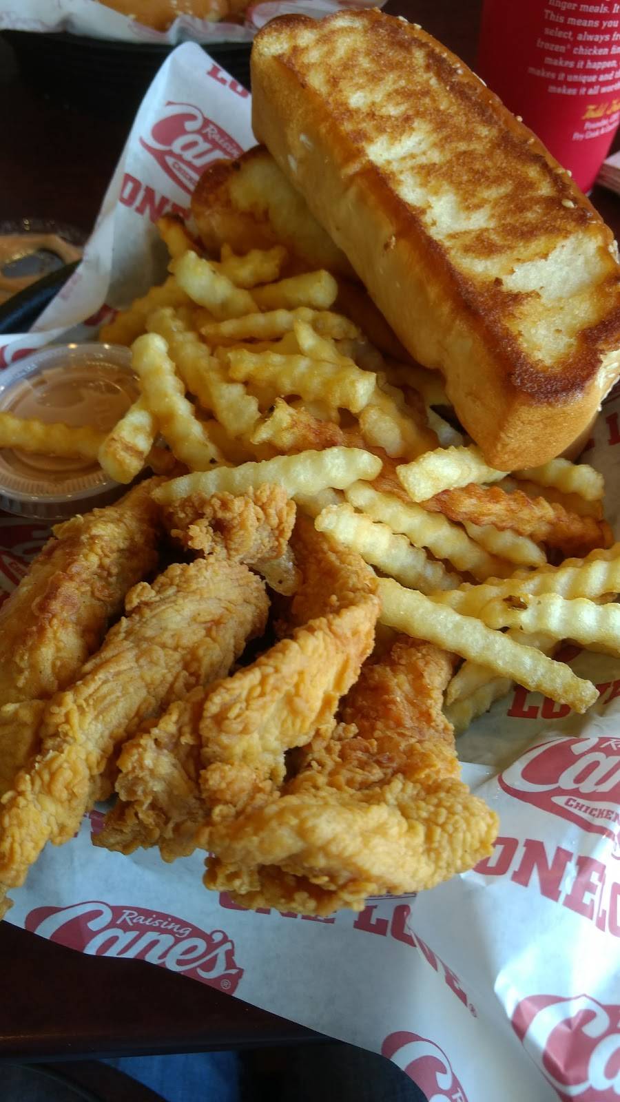 Raising Canes Chicken Fingers | meal takeaway | 2555 Nicholasville Rd, Lexington, KY 40503, USA | 8593135333 OR +1 859-313-5333