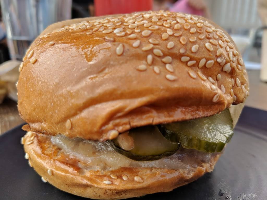 Roam Artisan Burgers | restaurant | 23 Lafayette Cir, Lafayette, CA 94549, USA | 9253850798 OR +1 925-385-0798