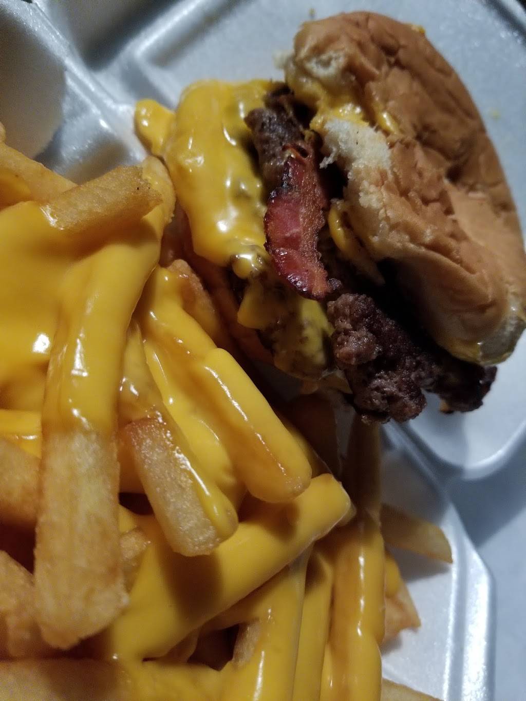 Kurly Q | restaurant | 309 W Jasper St, Paris, IL 61944, USA | 2174655812 OR +1 217-465-5812