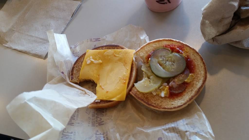 McDonalds | cafe | 2800 Skymark Ave, Mississauga, ON L4W 5A6, Canada | 9056299994 OR +1 905-629-9994