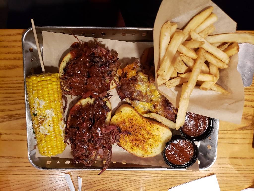 Chilis Grill & Bar | restaurant | 15305 W 67th St, Shawnee, KS 66217, USA | 9136310862 OR +1 913-631-0862