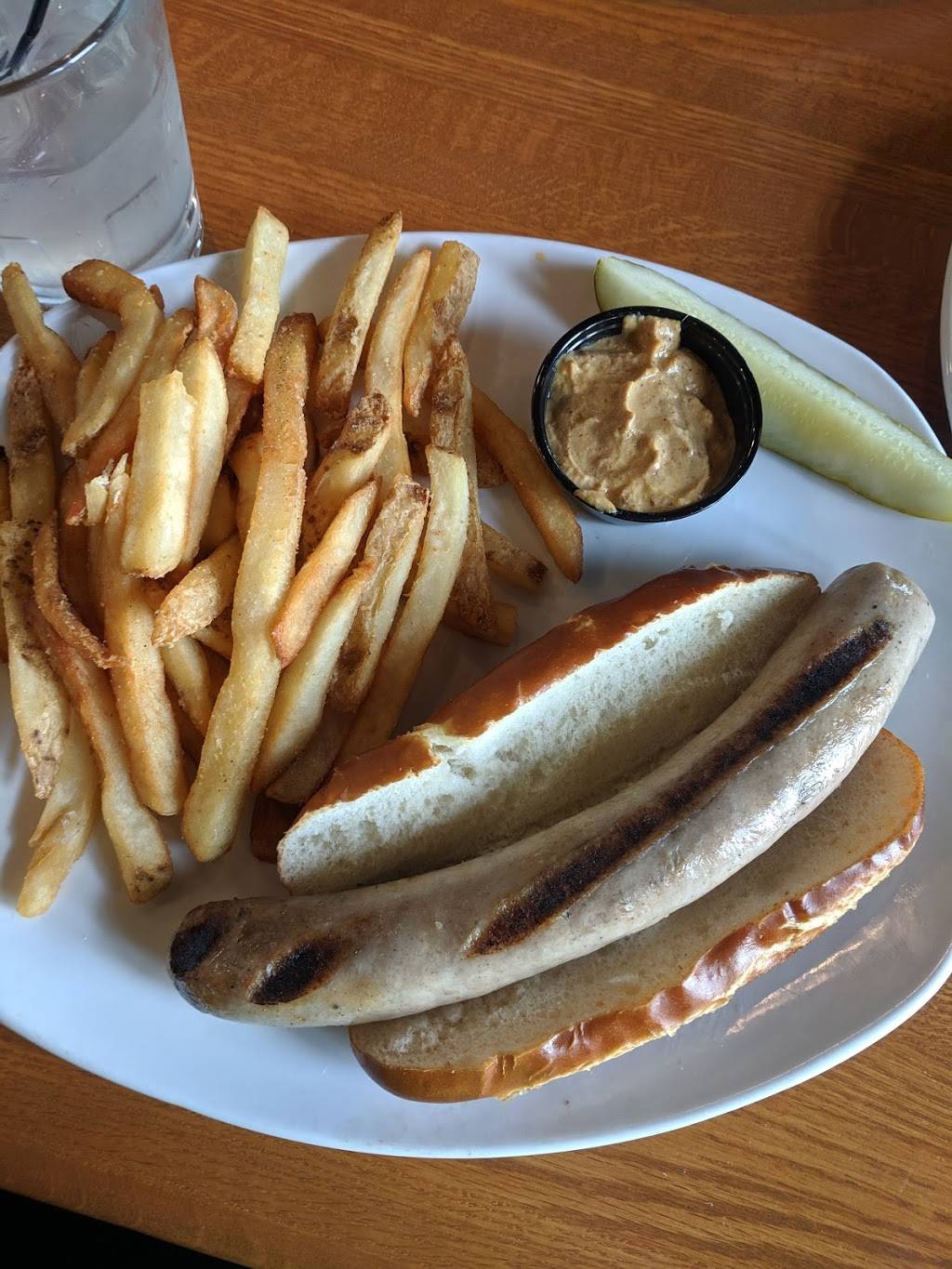 The Bavarian Bierhaus | restaurant | 700 W Lexington Blvd, Glendale, WI 53217, USA | 4142367000 OR +1 414-236-7000