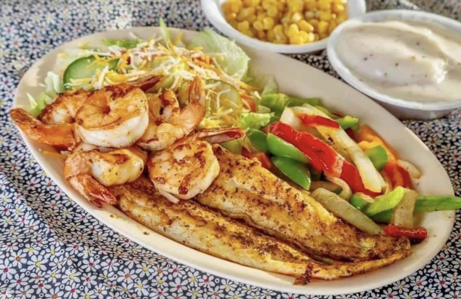 Sams Southern Eatery | restaurant | 840 WV-20, Buckhannon, WV 26201, USA | 3044392656 OR +1 304-439-2656