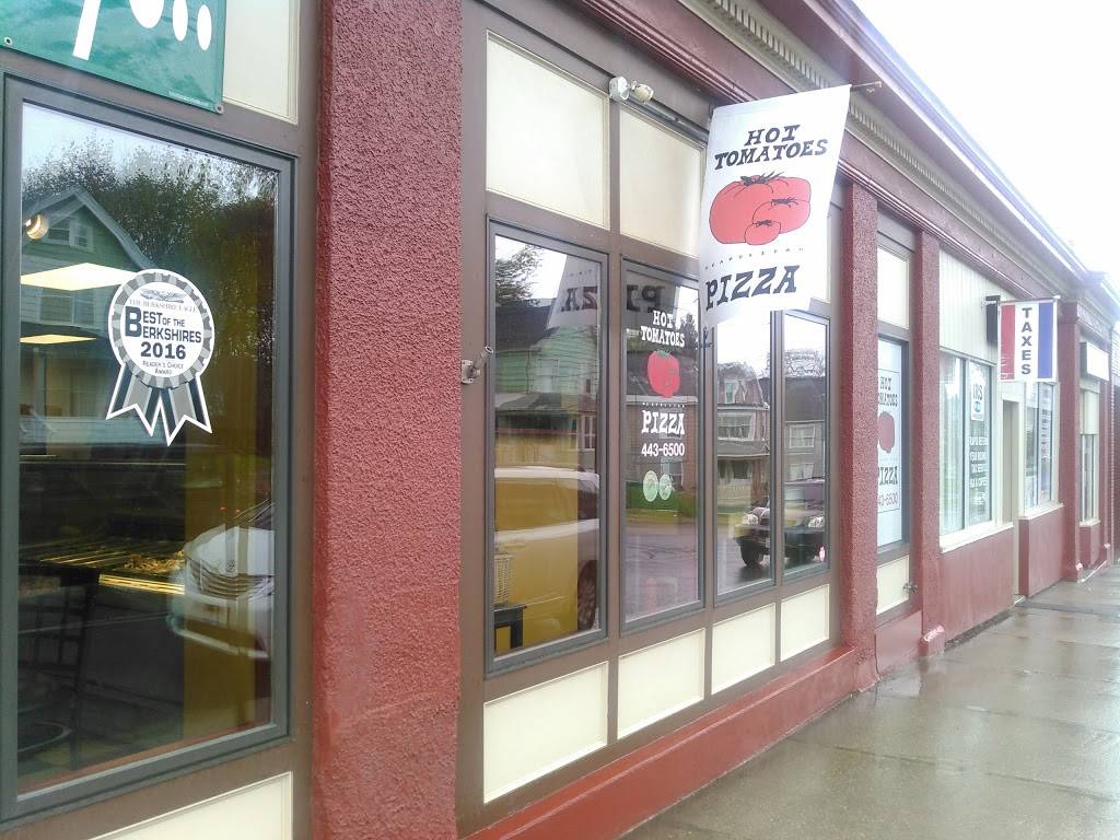 Hot Tomatoes Pizza | restaurant | 542 Tyler St, Pittsfield, MA 01201, USA | 4134436500 OR +1 413-443-6500
