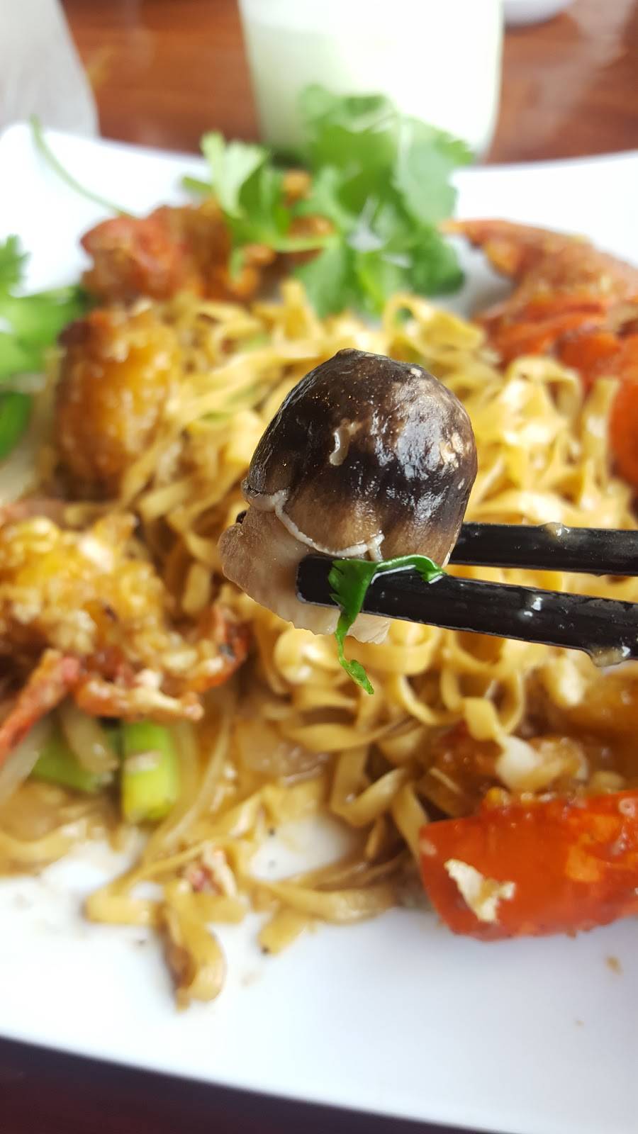 Saigon Village Bistro | restaurant | 1280 E Holt Ave, Pomona, CA 91767, USA | 9096200605 OR +1 909-620-0605