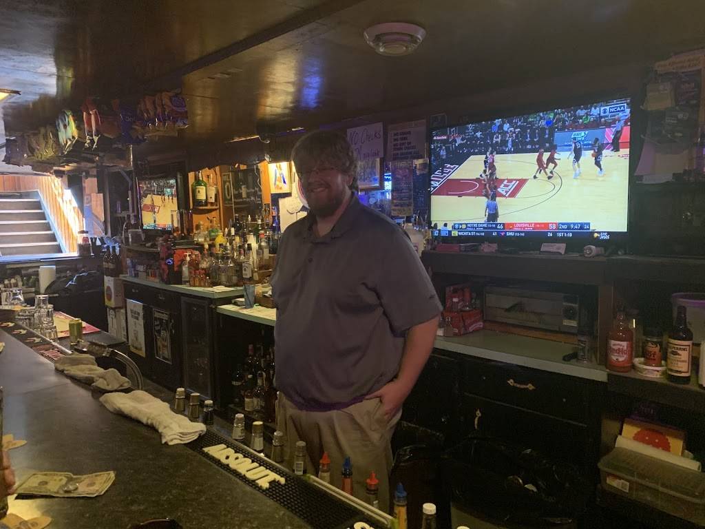 Lloyds Lower Level | restaurant | 168 S Main St, Lodi, WI 53555, USA | 6085927902 OR +1 608-592-7902