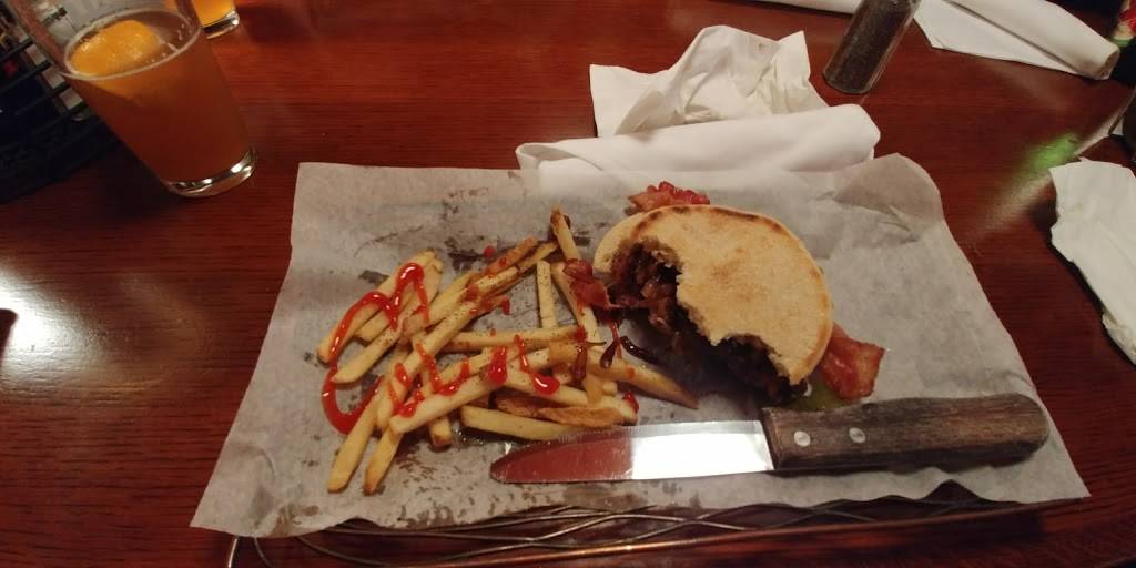 The Glenn Bar & Grill | restaurant | 11140 Irma Dr, Northglenn, CO 80233, USA | 3032551400 OR +1 303-255-1400