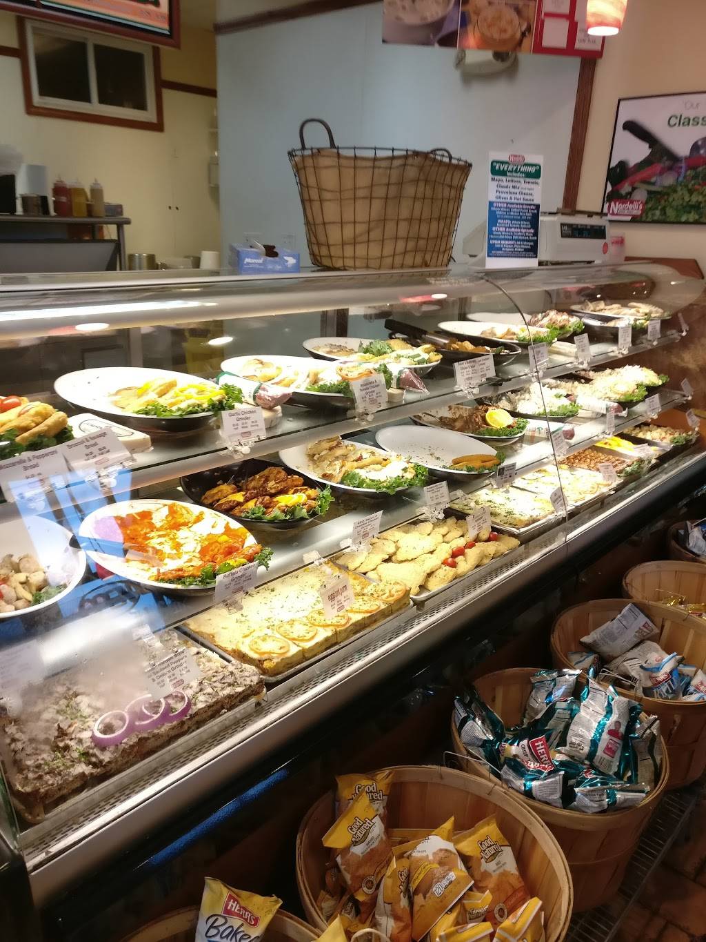 Nardellis Grinder Shoppe | restaurant | 515 Watertown Ave, Waterbury, CT 06708, USA | 2037537400 OR +1 203-753-7400