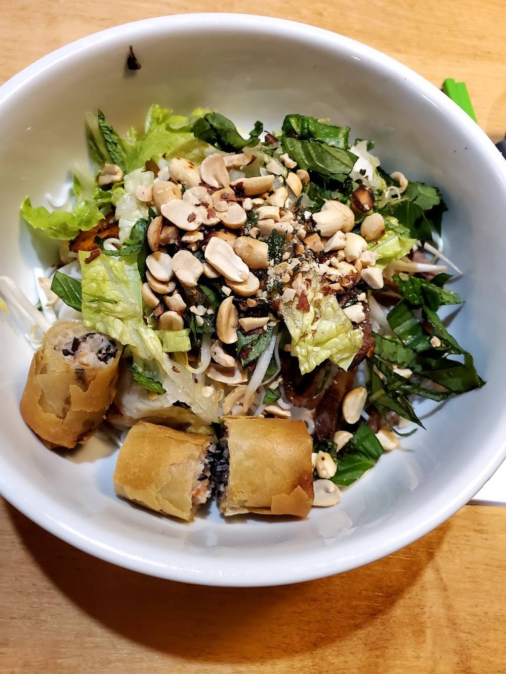 Mommys Pho Vietnamese Noodle and Bar | restaurant | 7 Ayers Village Rd, Methuen, MA 01844, USA | 9782580856 OR +1 978-258-0856