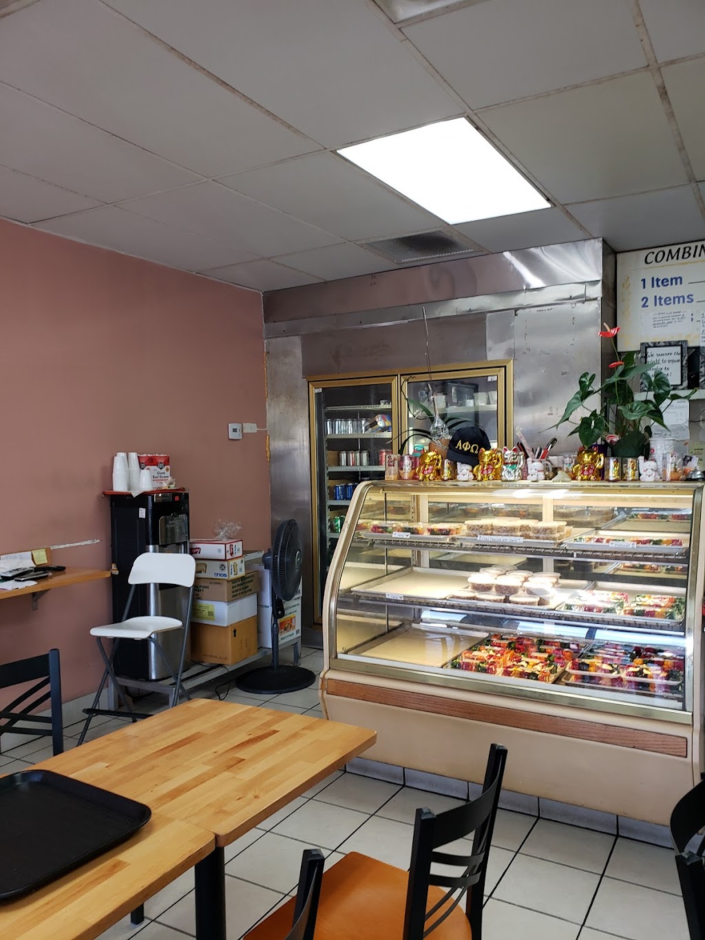 Coras Bakery & Restaurant | restaurant | 28290 Old Town Front St, Temecula, CA 92590, USA | 9516954991 OR +1 951-695-4991