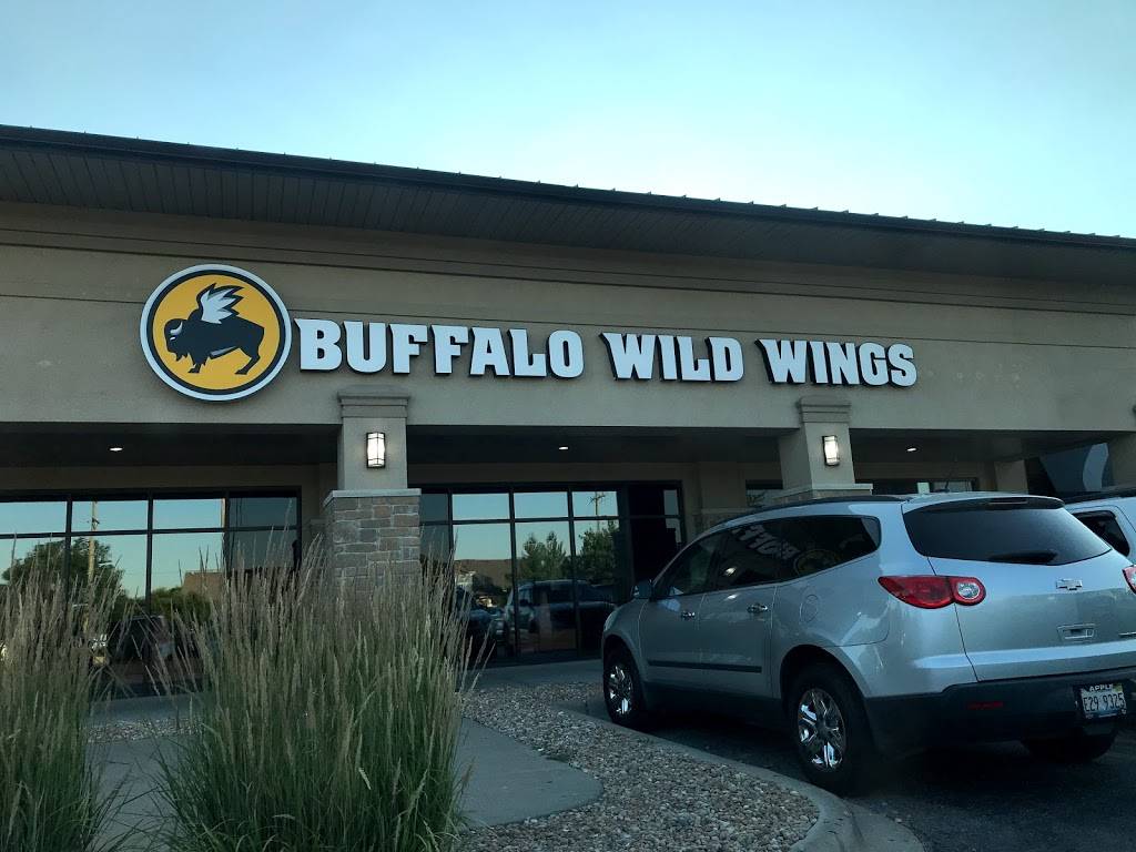 Buffalo Wild Wings | restaurant | 1023 Brook Forest Ave, Shorewood, IL 60404, USA | 8154393320 OR +1 815-439-3320