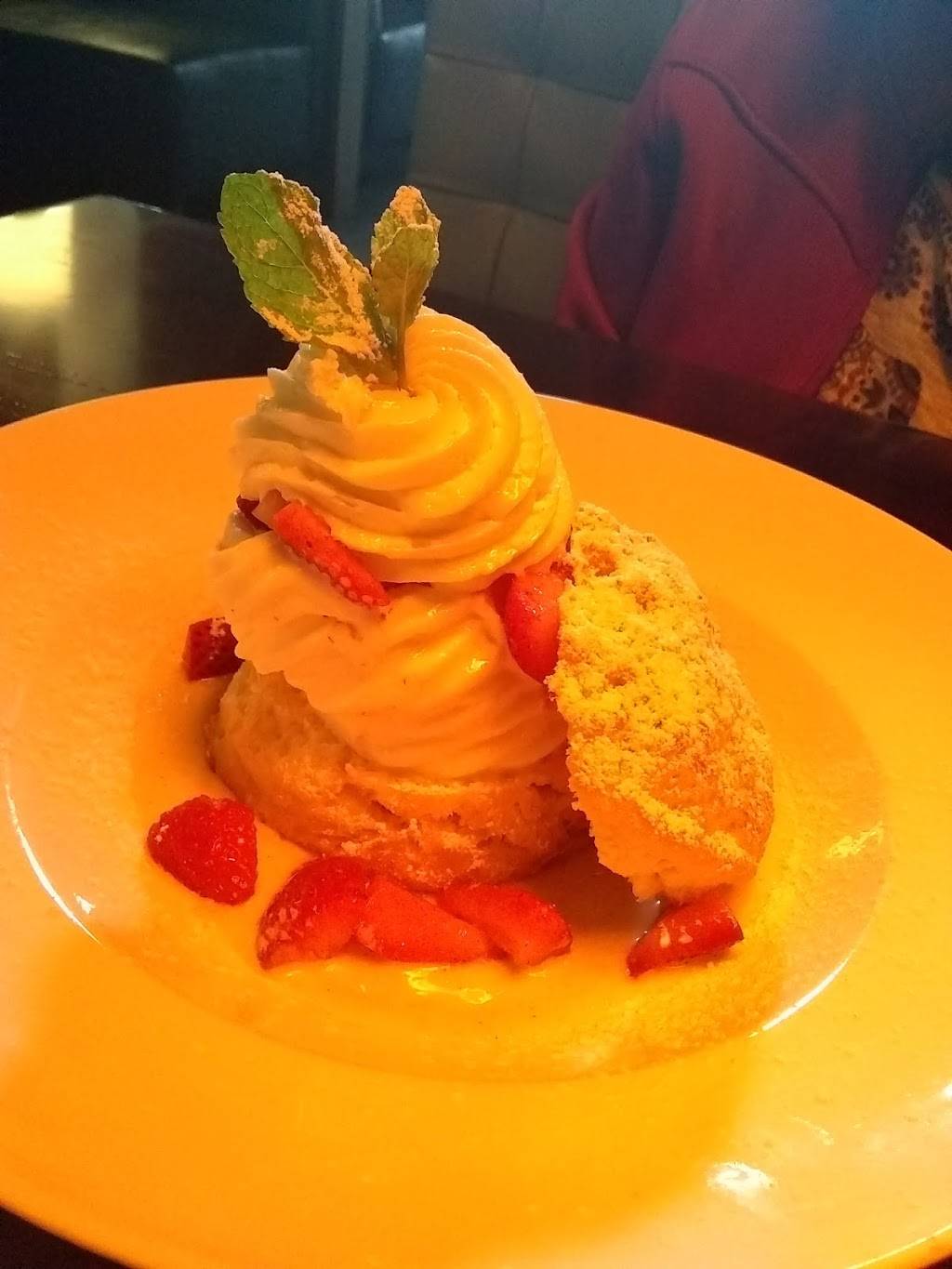 Hengs Thai Express | restaurant | 500 West Chester Pike, Havertown, PA 19083, USA | 4844557633 OR +1 484-455-7633