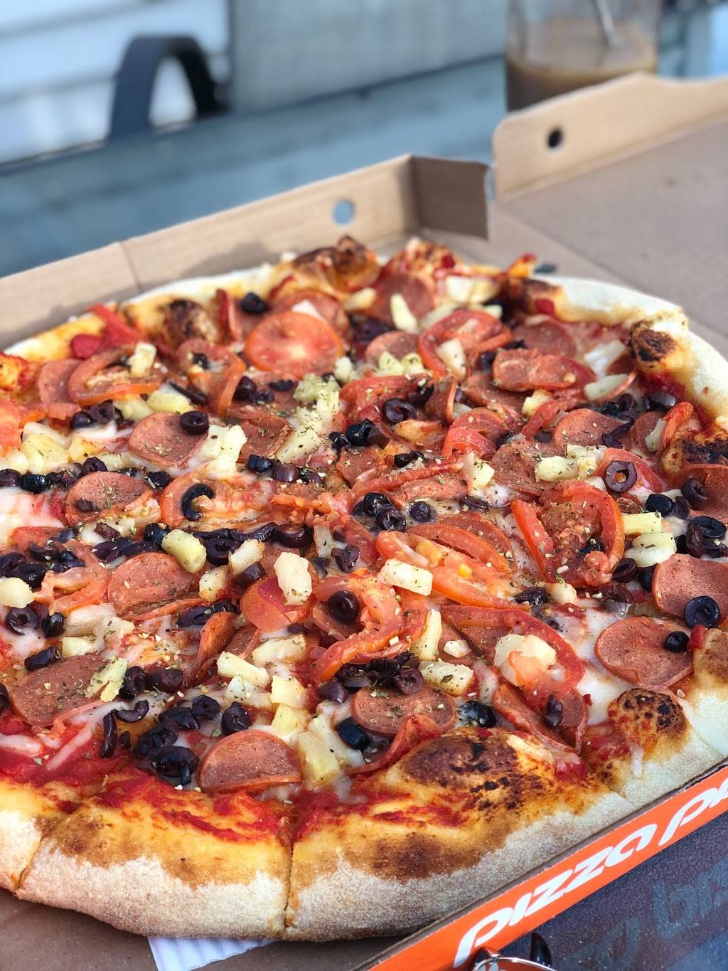 Pizza Pizza | meal delivery | 100 King St W, Cobourg, ON K9A 2M3, Canada | 9053721111 OR +1 905-372-1111