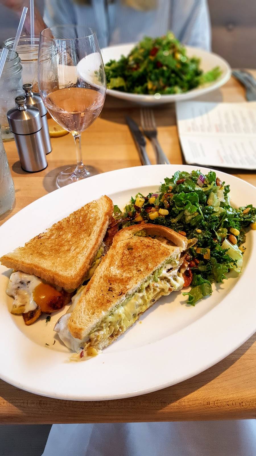 Vinaigrette | restaurant | 2201 College Ave, Austin, TX 78704, USA | 5128528791 OR +1 512-852-8791