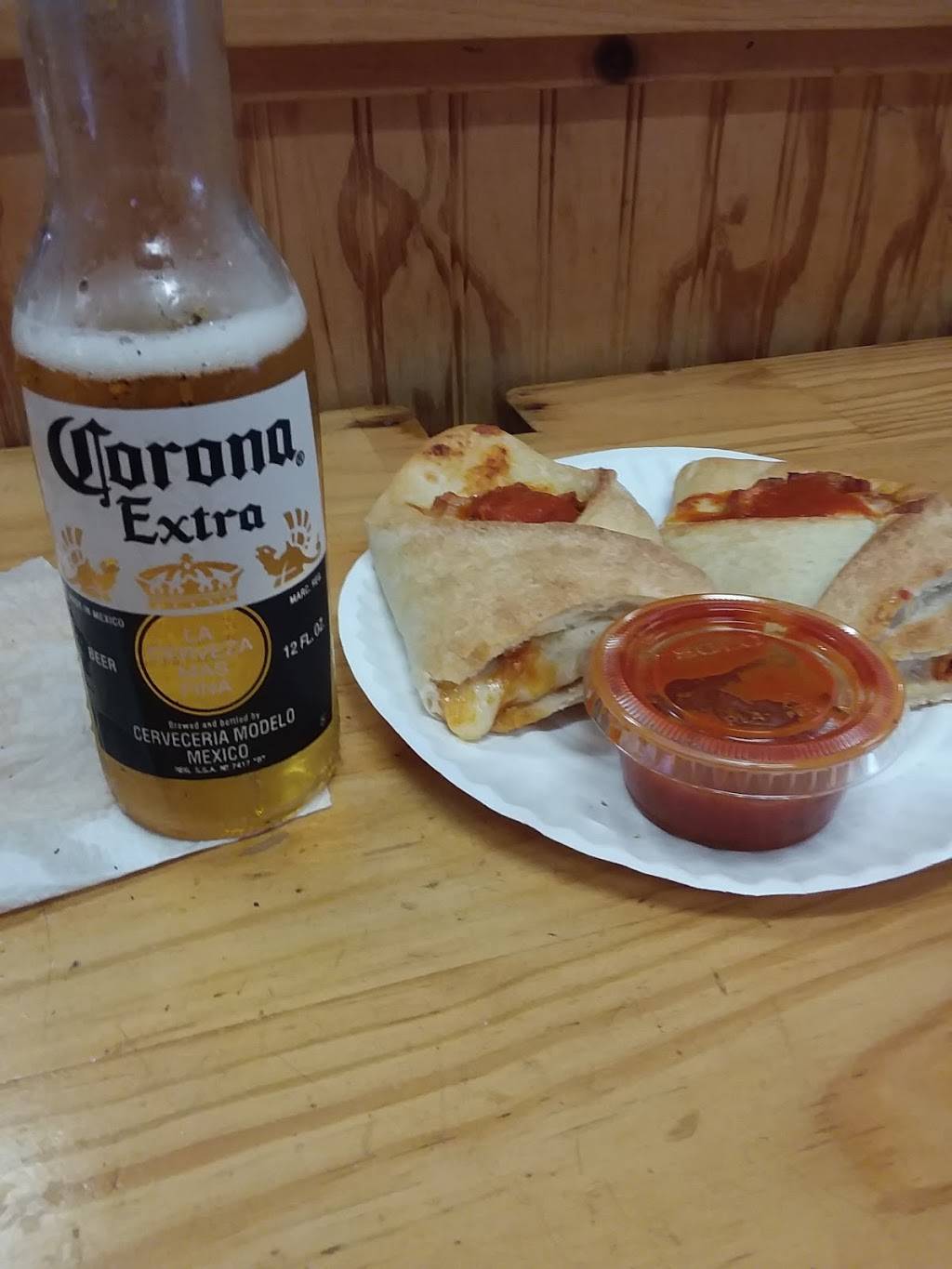 Pepperonis | restaurant | 281 Springs Fireplace Rd, East Hampton, NY 11937, USA | 6313291800 OR +1 631-329-1800