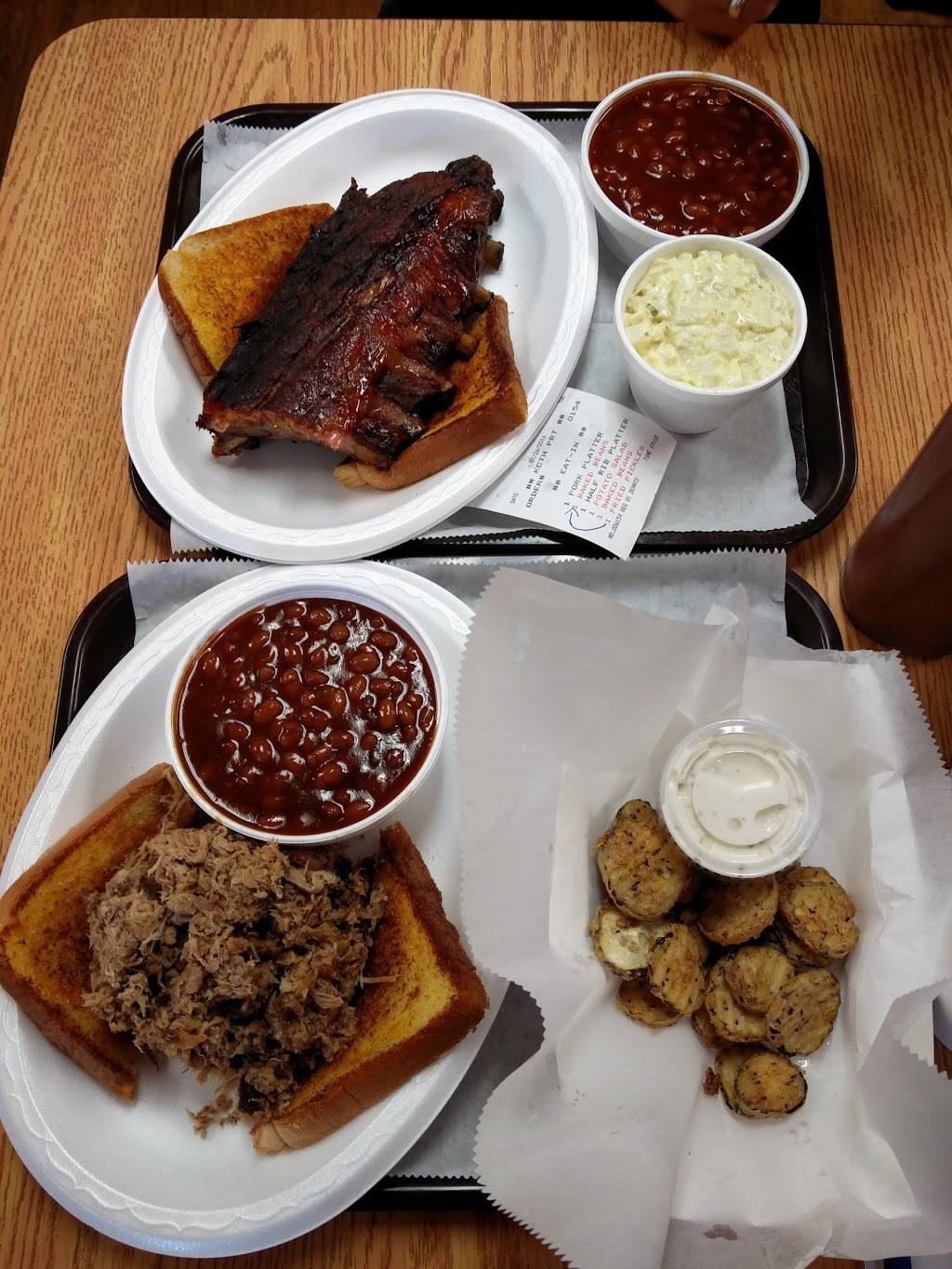 Broad Street BBQ | restaurant | 2921 E Center St, Kingsport, TN 37664, USA | 4232478646 OR +1 423-247-8646