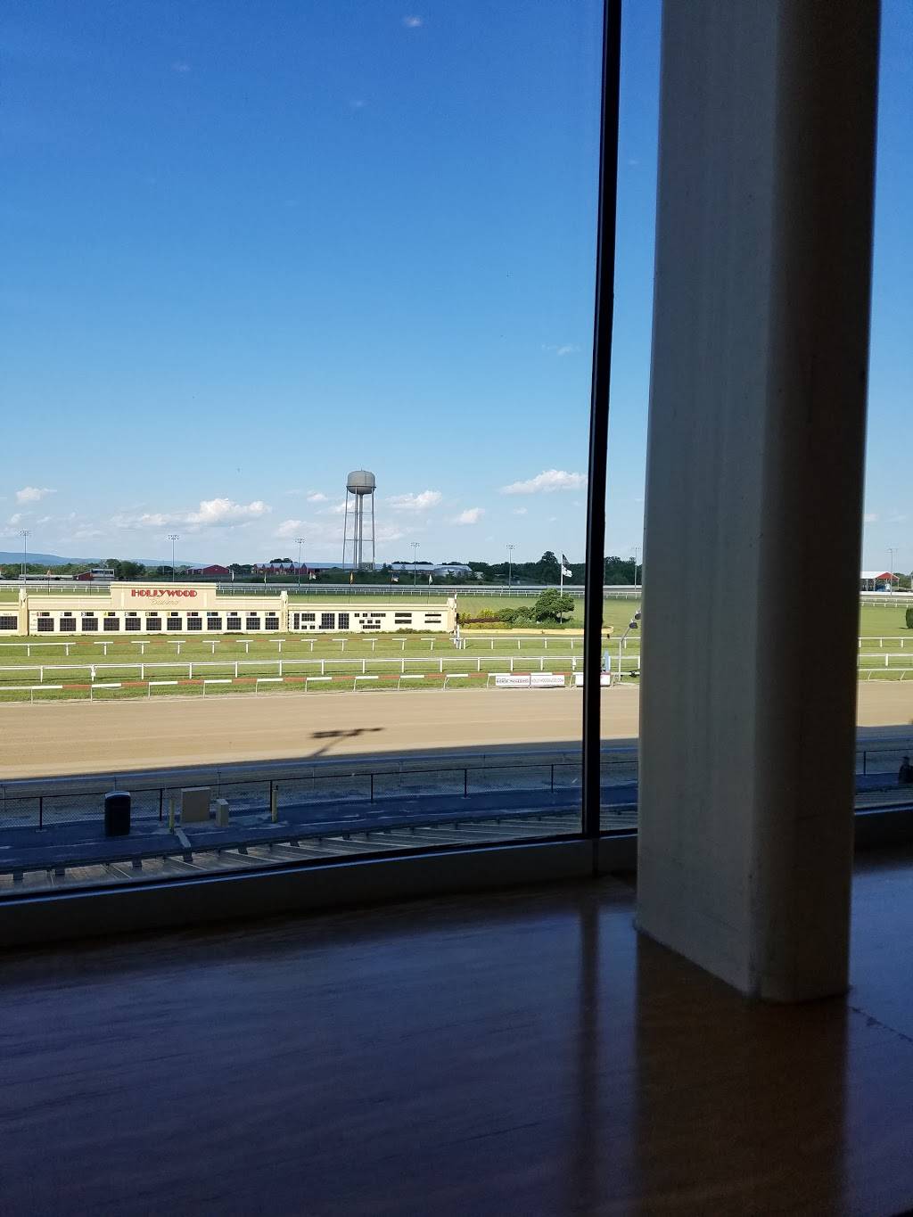 Mountainview Dining & Terrace Lounge | restaurant | 777 Hollywood Blvd, Grantville, PA 17028, USA | 7174693555 OR +1 717-469-3555