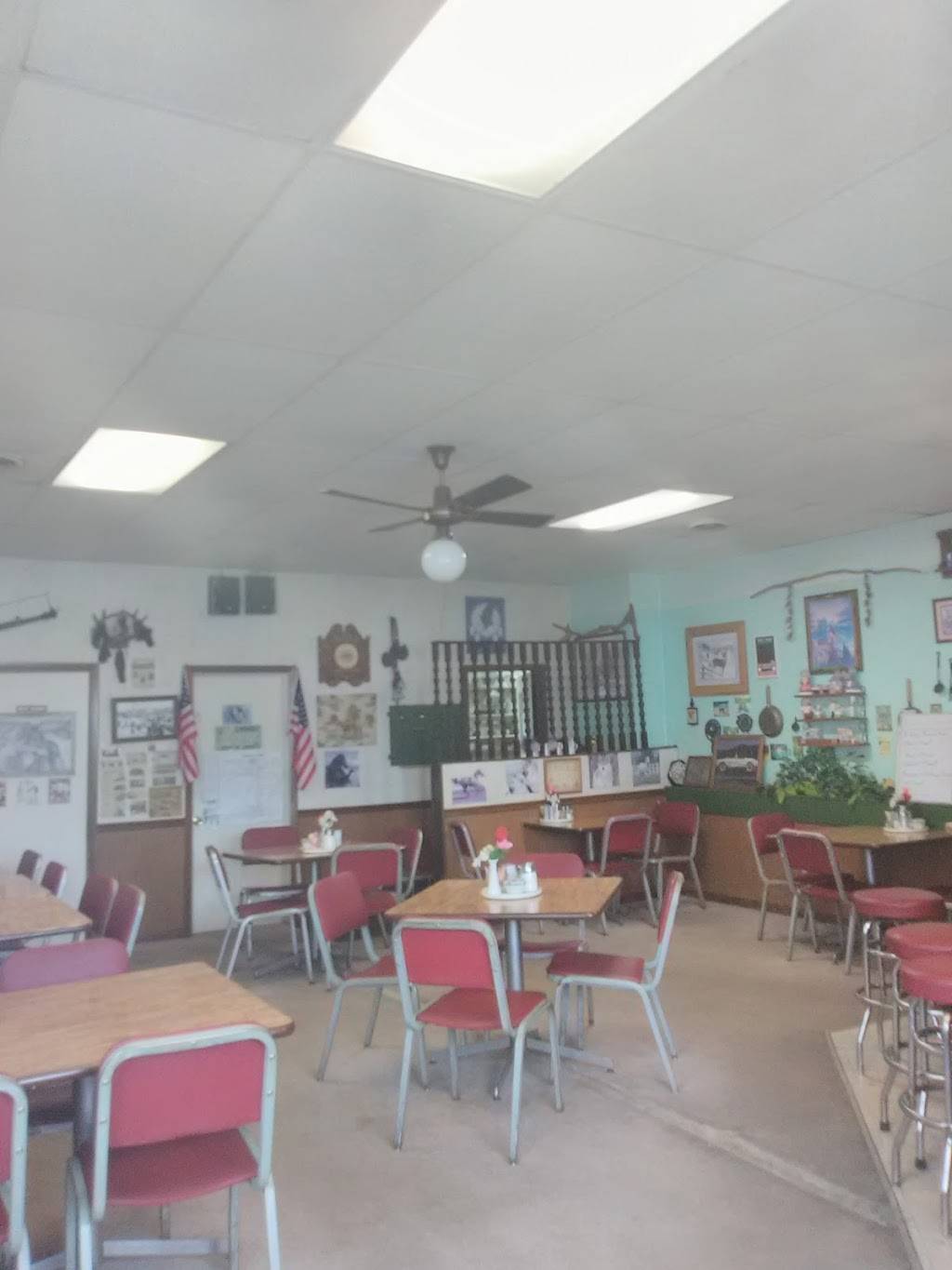 Kozy Korner | restaurant | 427 Grand Ave, Merrill, WI 54452, USA | 7159210761 OR +1 715-921-0761