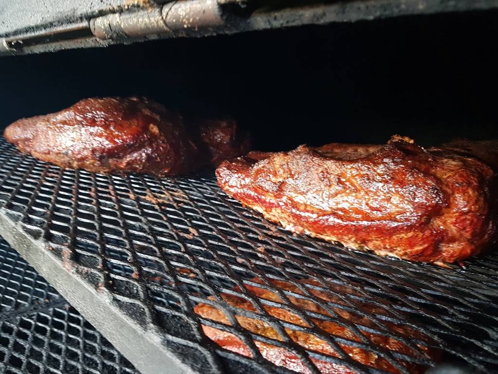 St. Vics Smoke Shack | restaurant | 1940 Conway Gardens Rd, Orlando, FL 32806, USA | 4075907638 OR +1 407-590-7638