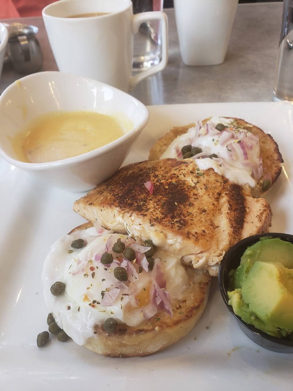 Uptown Grill | restaurant | 3 E Main St, Bay City, MI 48708, USA | 9894391557 OR +1 989-439-1557